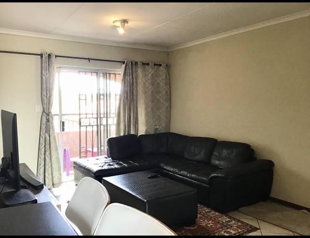 2 BEDROOM APARTMENT TO LET IN MOOIKLOOF RIDGE
